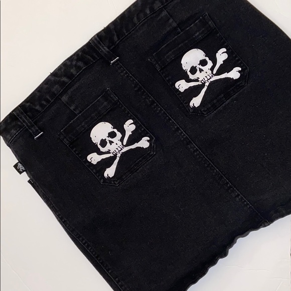 Tripp nyc Dresses & Skirts - TRIPP - skulls ☠️ and crossbones jean skirt - plus